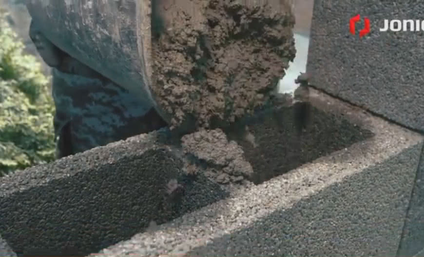Jak przygotować beton do budowy ogrodzenia?